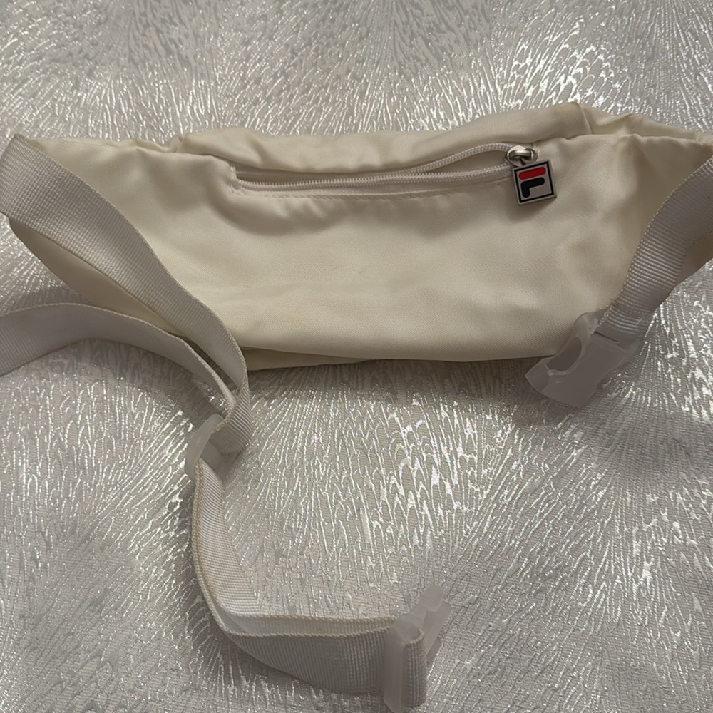 Fila Pouch - Picture 2 of 2